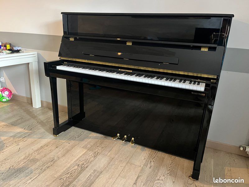 Piano droit 7